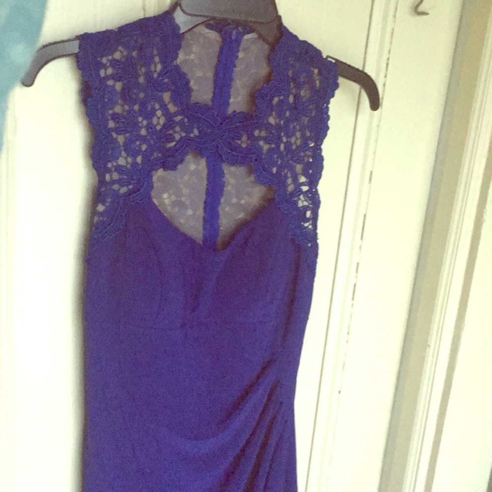 Beautiful size 6 royal blue dress.